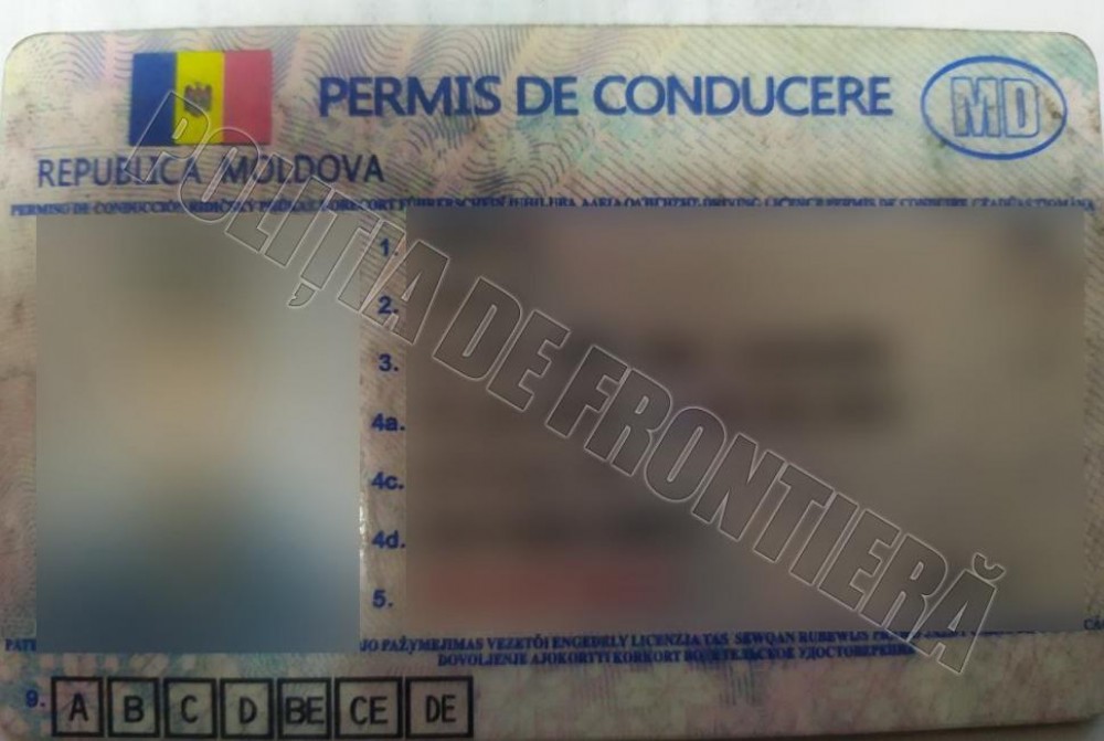 S-au pornit în Europa cu permise de conducere cumpărate. Doi moldoveni au probleme cu legea după ce au fost prinși cu acte false